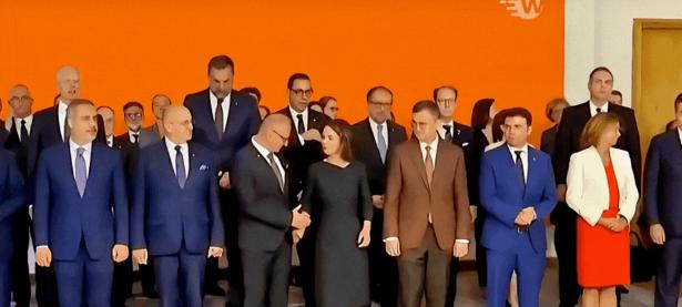 华体会馆-法国横扫德国克罗克隆磨具特技术的简单介绍