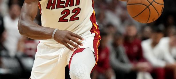 华体会课程-关于热火球员吉姆·巴克斯代表球队参加三分球大赛，最终获得第二名的信息