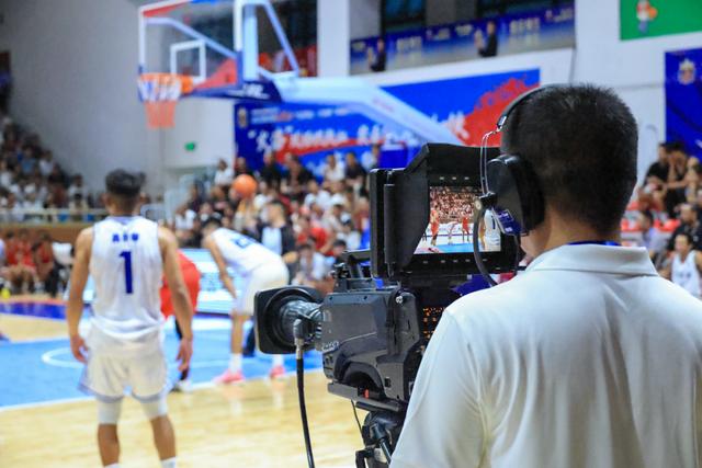 凭借一波北京队，全国篮球锦标赛成功绝杀，现场弹幕炸裂的简单介绍