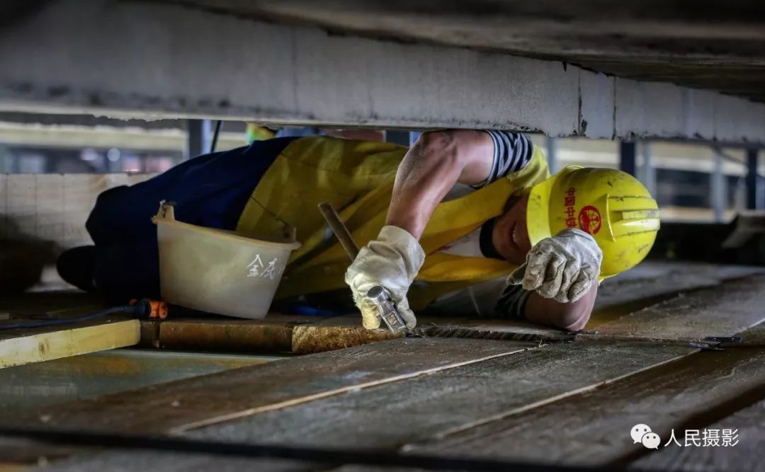 关于基本工人再现辉煌，轻松晋级下一轮的信息