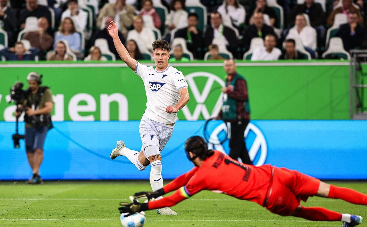 霍芬海姆主教练发难，要求球员彻底卷土重来的简单介绍