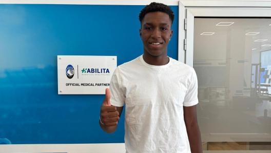 关于热那亚签下新后卫，提升球队实力的信息