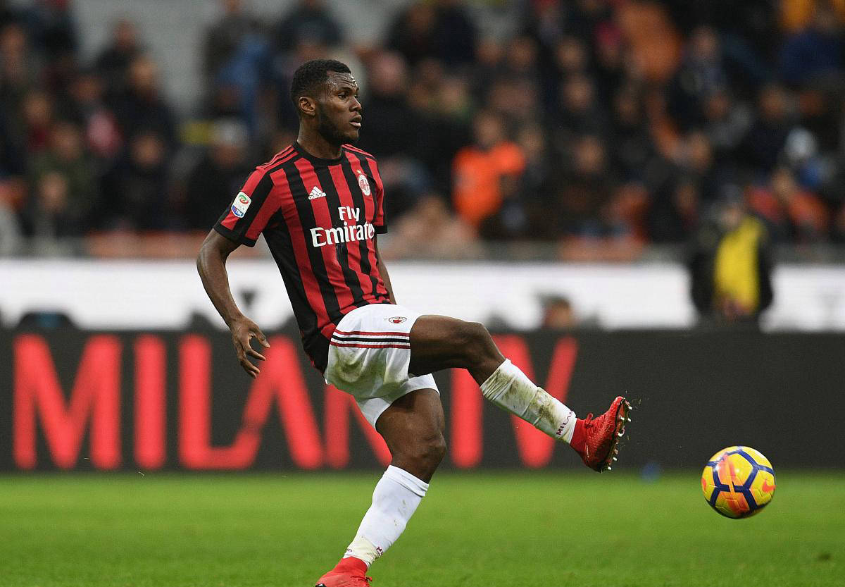 关于热那亚签下新后卫，提升球队实力的信息