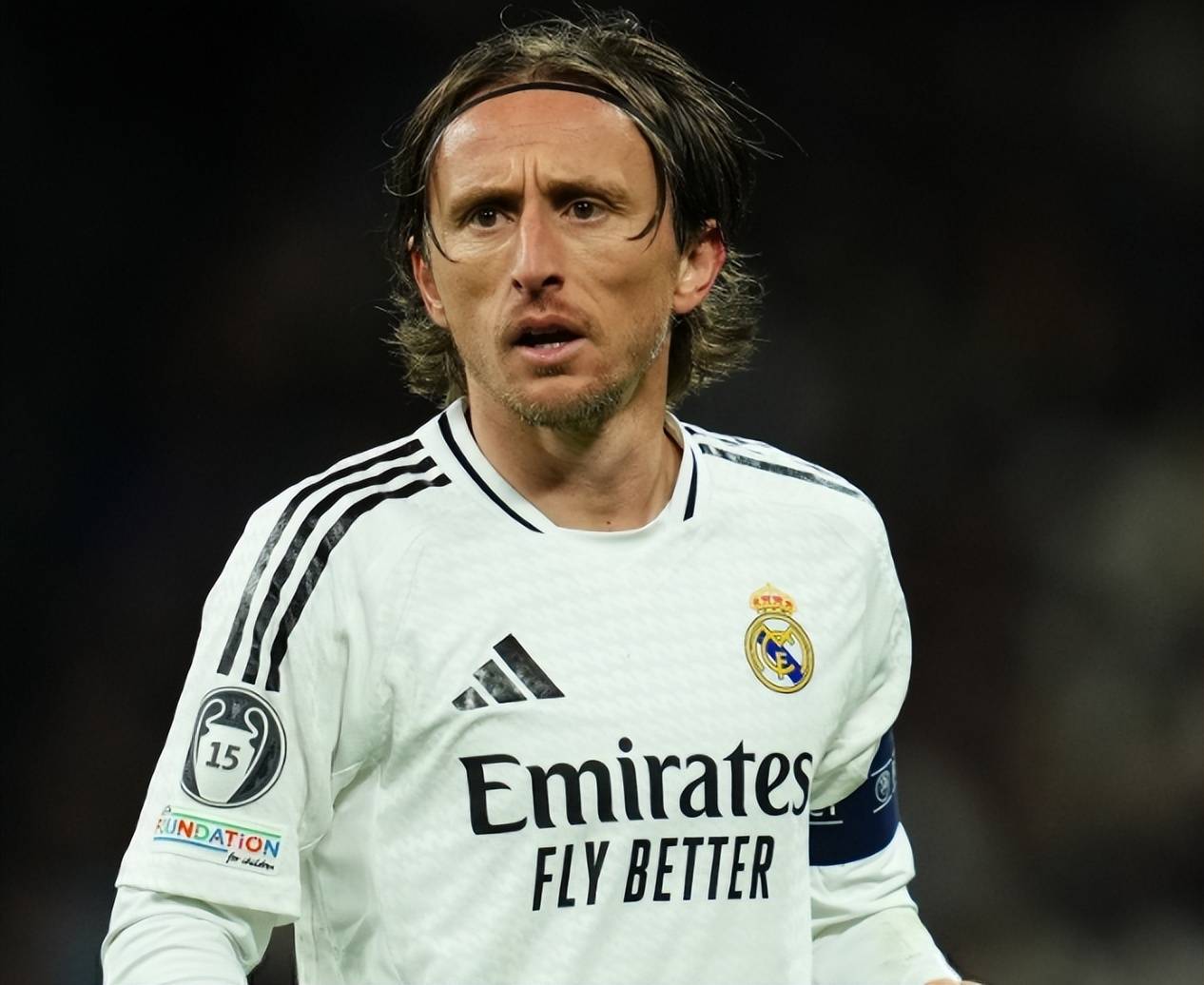 皇马功勋宣布退役，结束年职业生涯的简单介绍