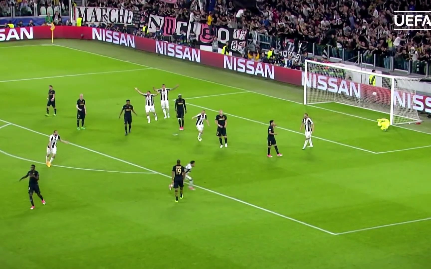 尤文图斯队长一箭定江山，成功逆转