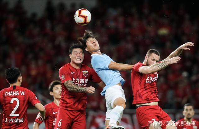 包含上港主场击败河北，暂时排名中超积分榜第三的词条