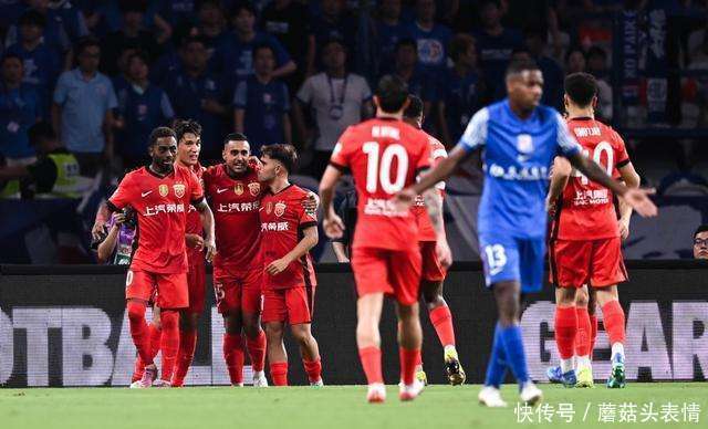 足球赛场上球队实力对决呈现白热化