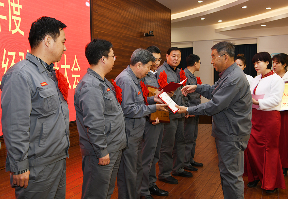 爵士队接受社区服务奖项表彰