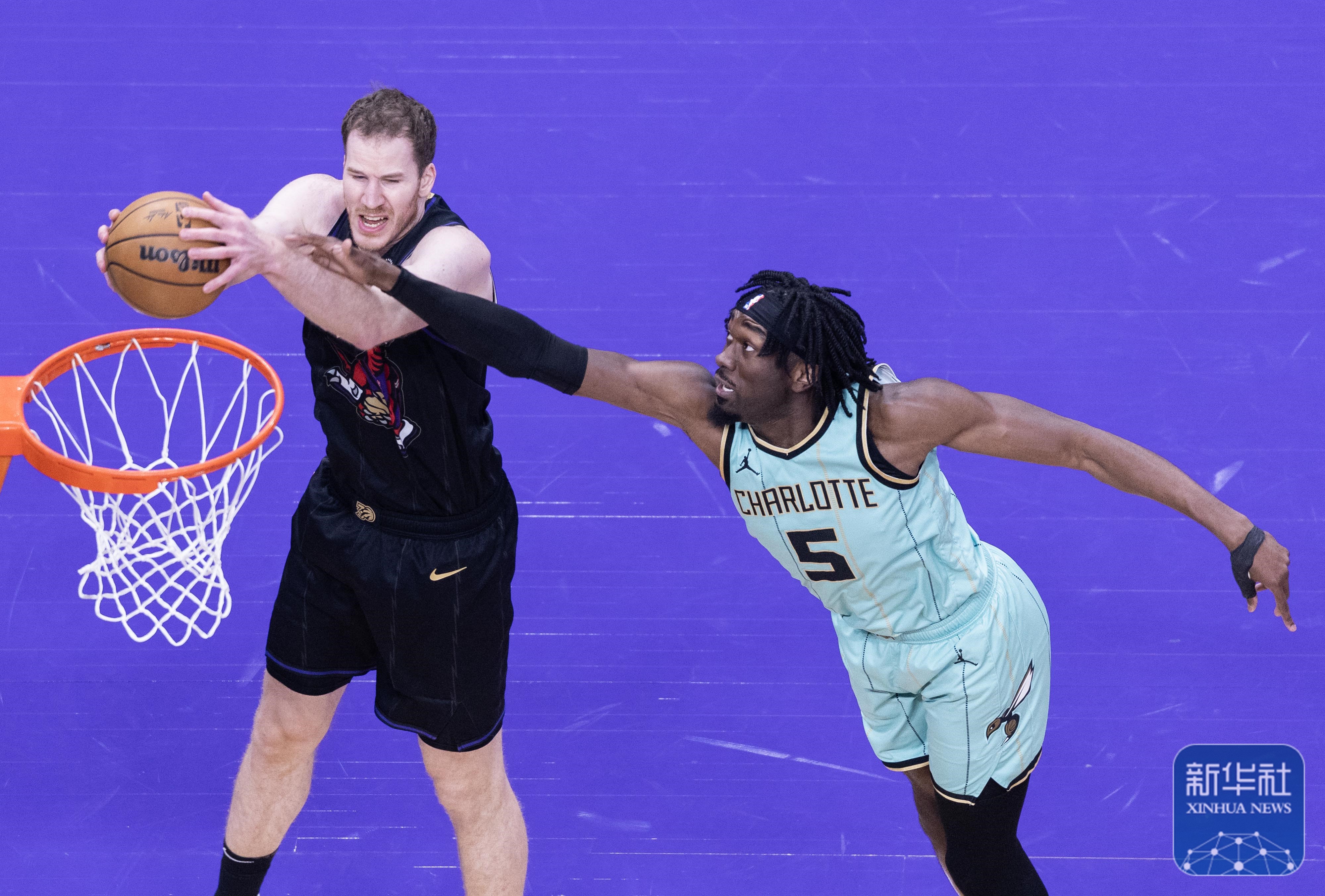 猛龙主场击败老鹰，继续领跑东部