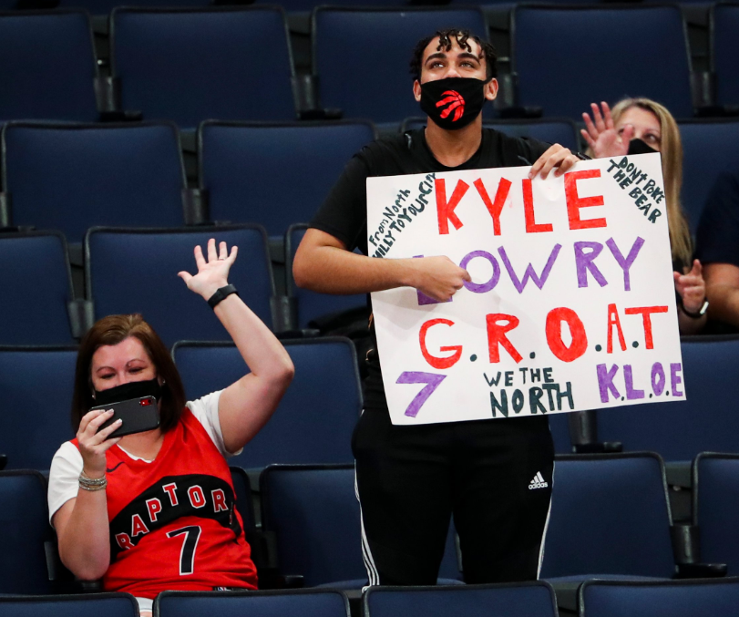 包含东部强队遭遇惨败，局势逐渐向西部倾斜的词条